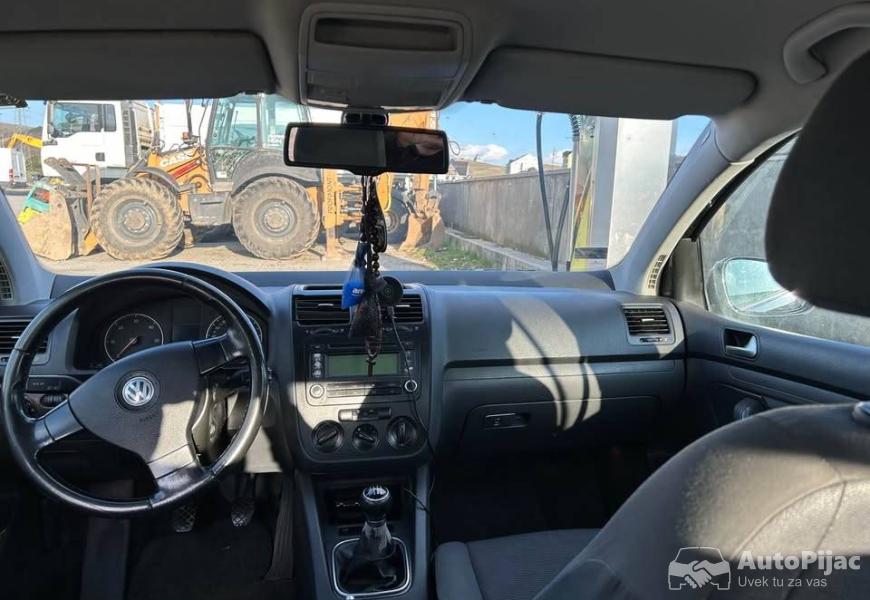golf_5_6_brzina_19_7_polovni_automobili_autopijac.rs