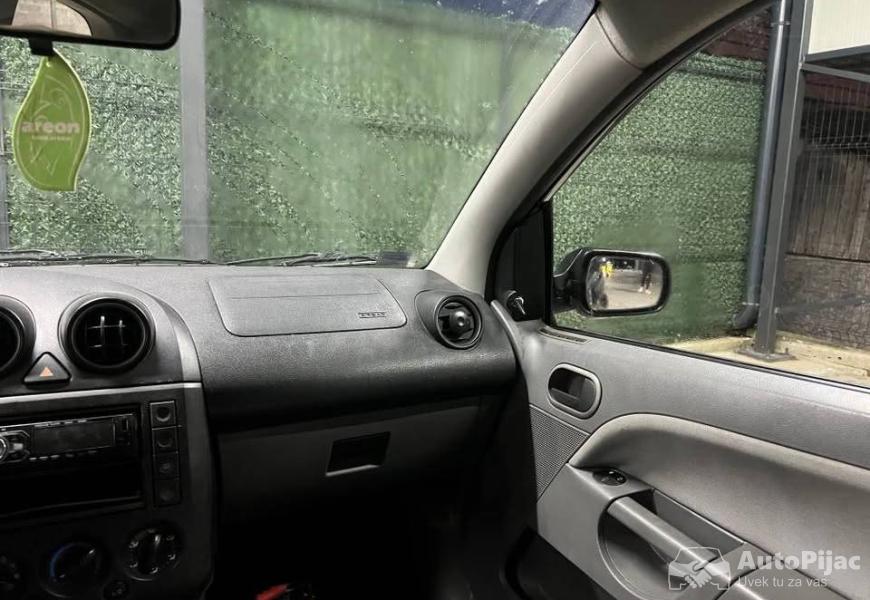 ford_fiesta_10_polovni_automobili_autopijac.rs