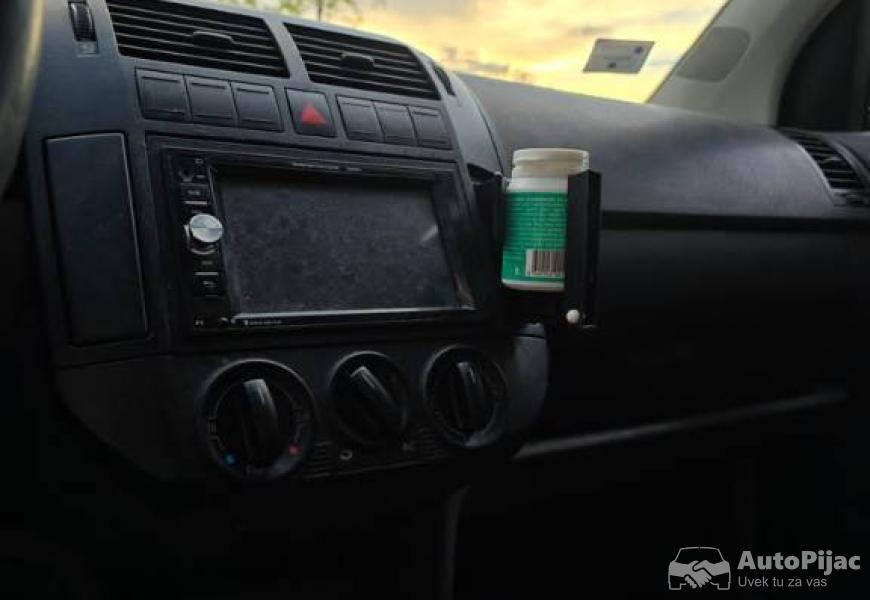 2004_volkswagen_polo_12_benz_15_polovni_automobili_autopijac.rs