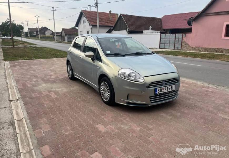 fiat_grande_punto_14_benzin_3_polovni_automobili_autopijac.rs
