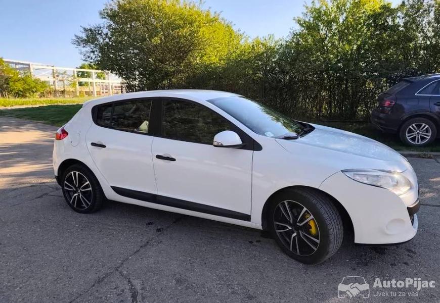 megan_3_generacije_odlicno_stanje_5_polovni_automobili_autopijac.rs