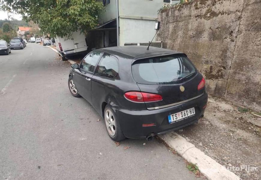 alfa_147_19_jtdm_restyling_2006g_6_polovni_automobili_autopijac.rs