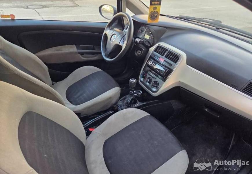 grande_punto_12_2005_god_bez_zamene_8_polovni_automobili_autopijac.rs