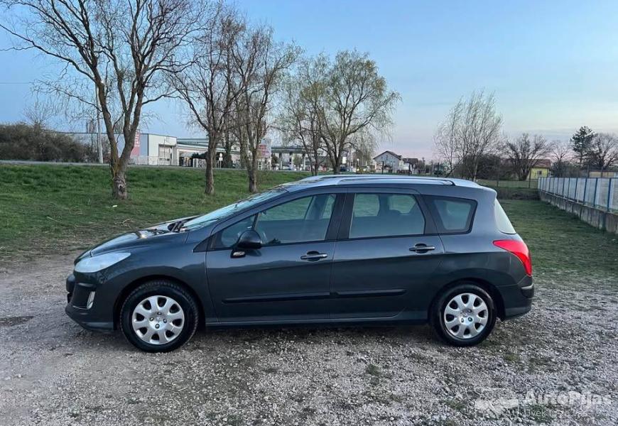 peugeot_308_16_hdi_09_7_sedista_2_polovni_automobili_autopijac.rs