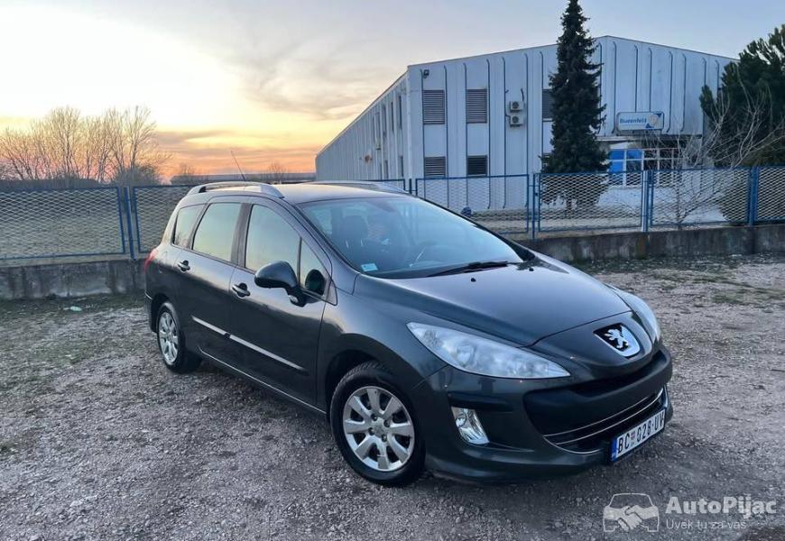 peugeot_308_16_hdi_09_7_sedista_6_polovni_automobili_autopijac.rs