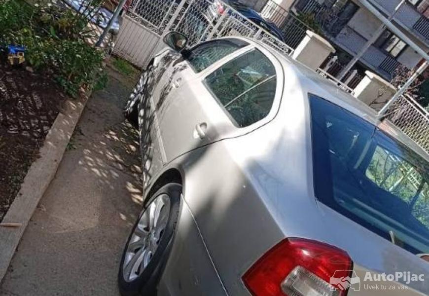 skoda_oktavia_ambient_16_diesel_7_polovni_automobili_autopijac.rs