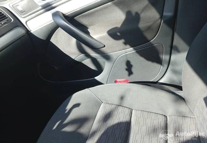 skoda_oktavia_ambient_16_diesel_9_polovni_automobili_autopijac.rs