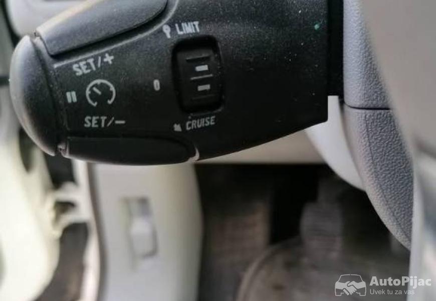 peugeot_208_allure_16ehdi_15_polovni_automobili_autopijac.rs