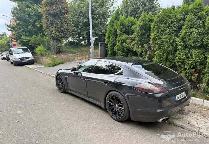 panamera_48_i_audi_q5_2009_1_polovni_automobili_autopijac.rs