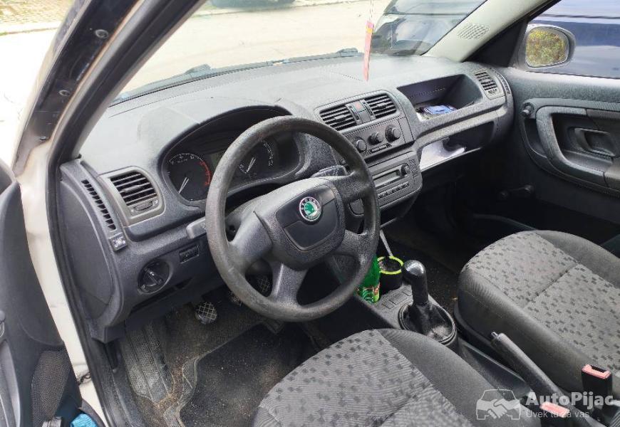 skoda_roomster_ben_plin_2009_god_6_polovni_automobili_autopijac.rs