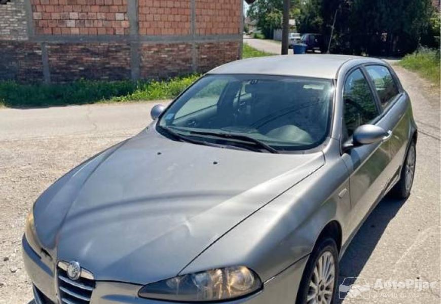 alfa_147_1_polovni_automobili_autopijac.rs