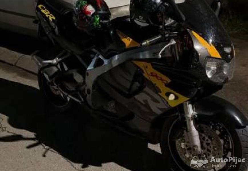 honda_cbr_8_polovni_automobili_autopijac.rs