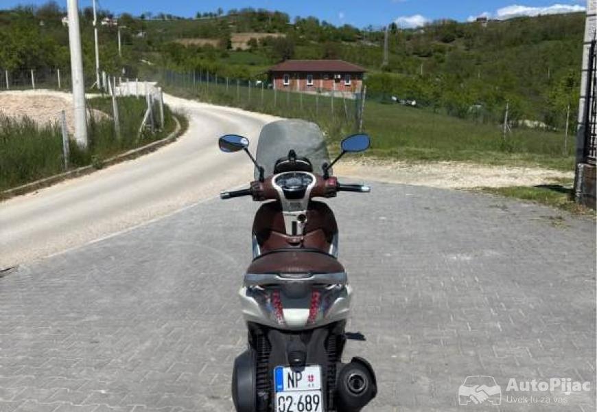 piaggio_beverly_300ie_5_polovni_automobili_autopijac.rs