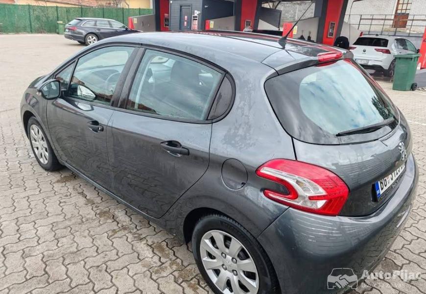 peugoet_208_12_benzin_2014_reg_12_polovni_automobili_autopijac.rs