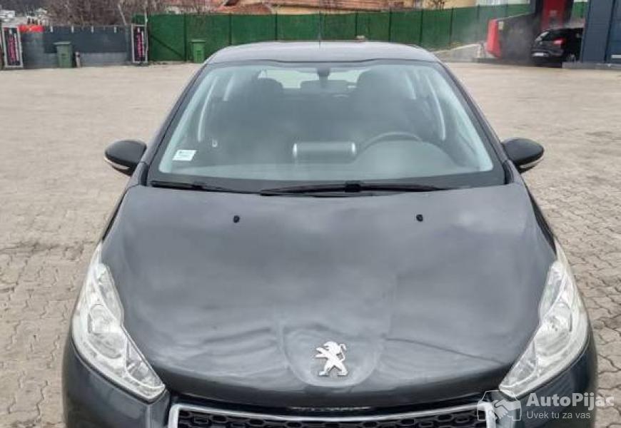 peugoet_208_12_benzin_2014_reg_13_polovni_automobili_autopijac.rs