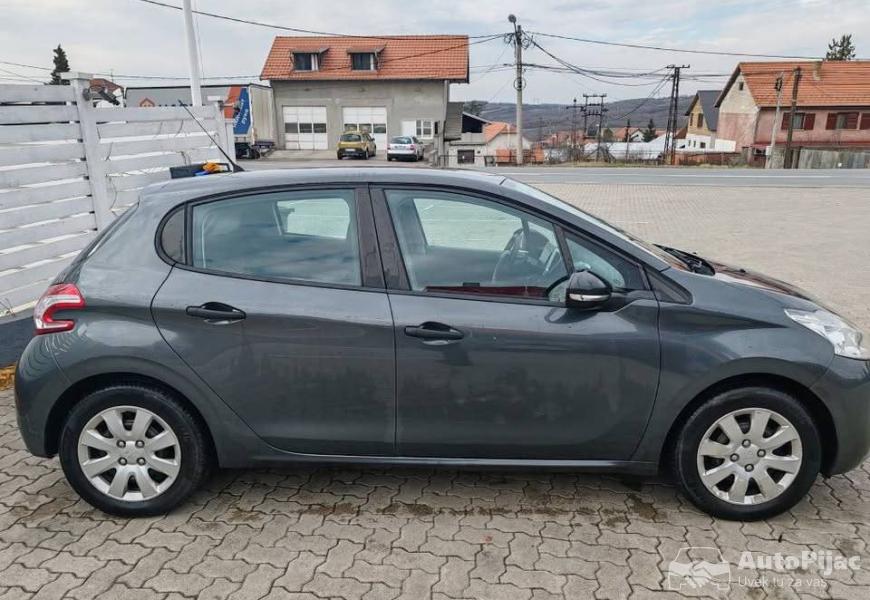 peugoet_208_12_benzin_2014_reg_8_polovni_automobili_autopijac.rs