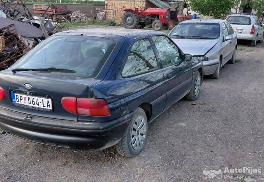 1997_ford_eskord_3_polovni_automobili_autopijac.rs