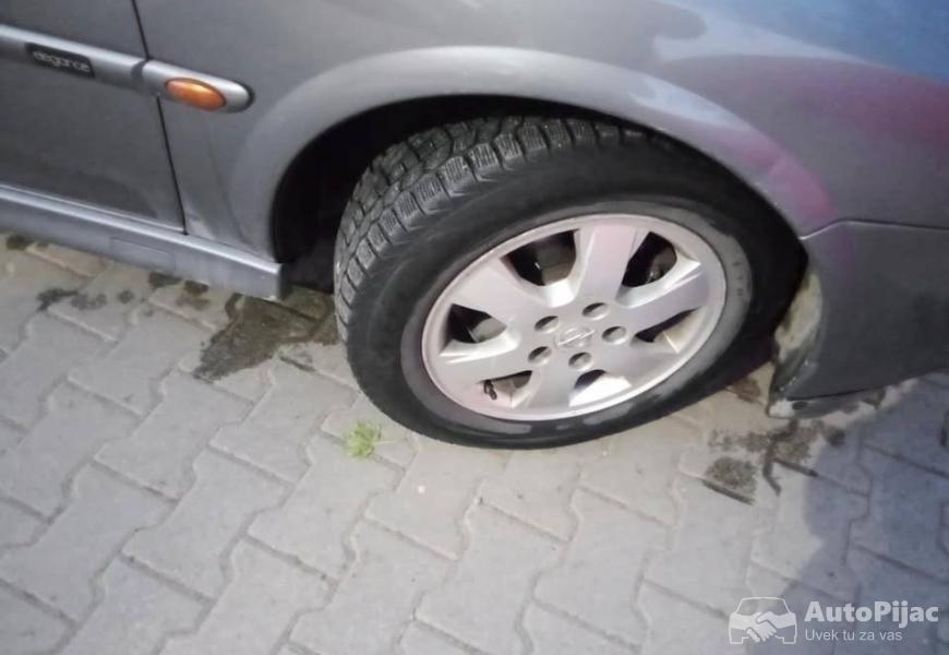 opel_vektra_b_4_polovni_automobili_autopijac.rs