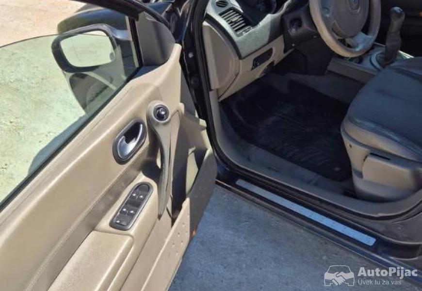 renault_megane_15dci_9_polovni_automobili_autopijac.rs