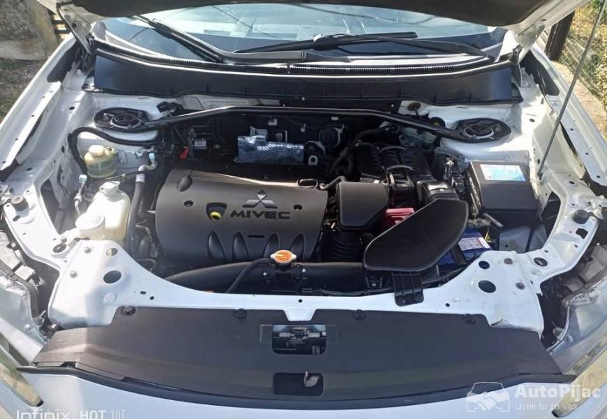 prodajem_mitsubishi_outlander_20_benzin_11_polovni_automobili_autopijac.rs