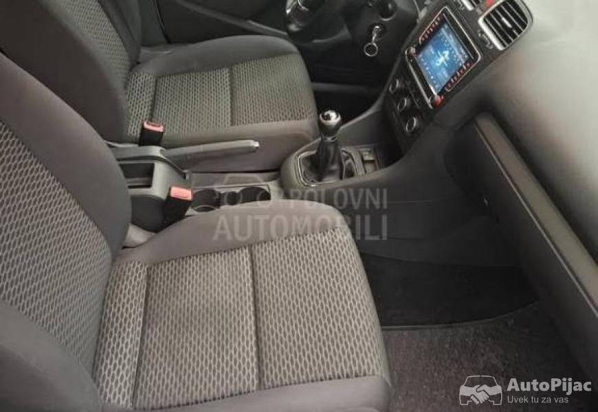 2010_volkswagen_golf_vi_14_trend_8_polovni_automobili_autopijac.rs