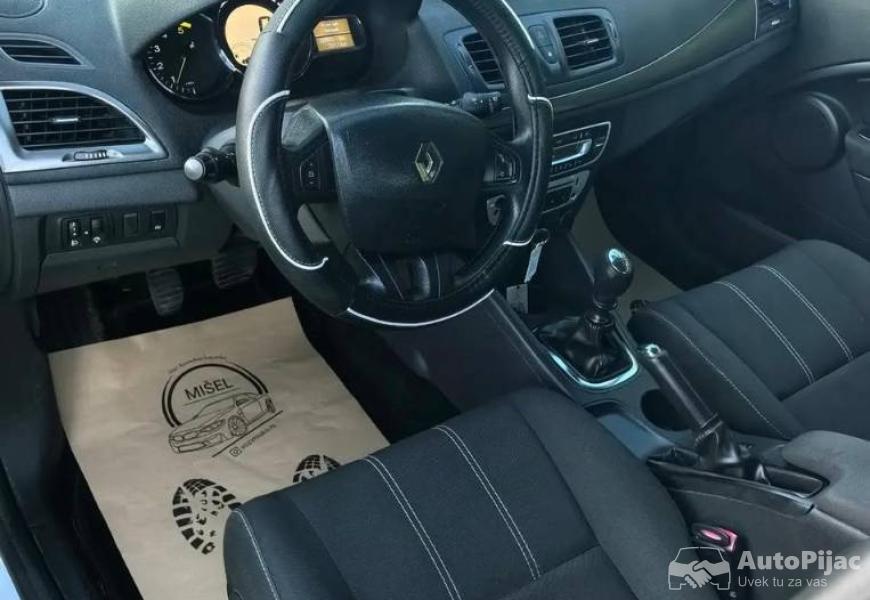 2013_reno_megane_3_hatchback_9_polovni_automobili_autopijac.rs