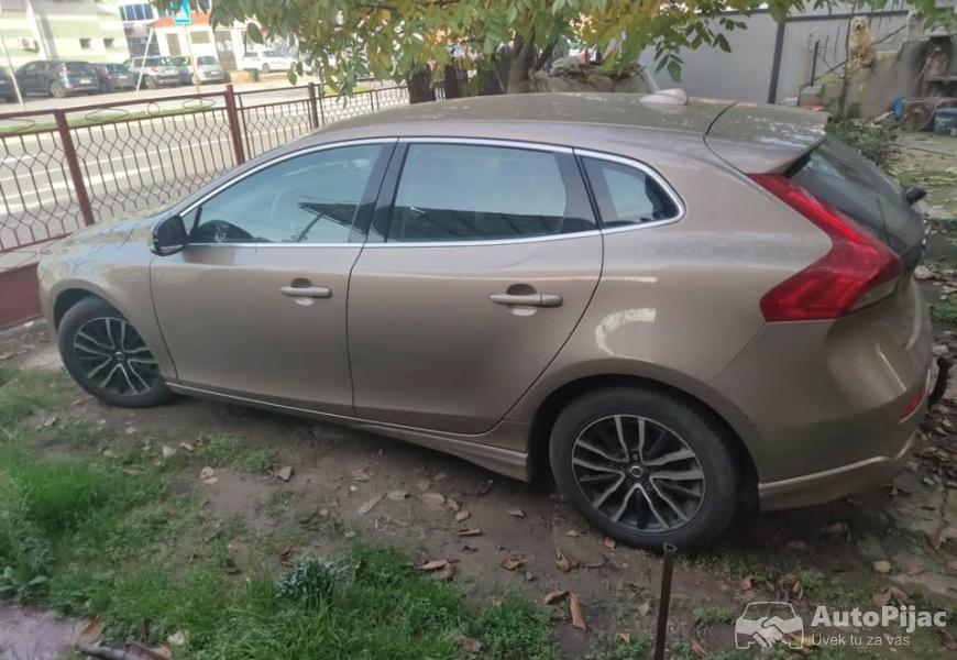 2013_volvo_v40_4_polovni_automobili_autopijac.rs