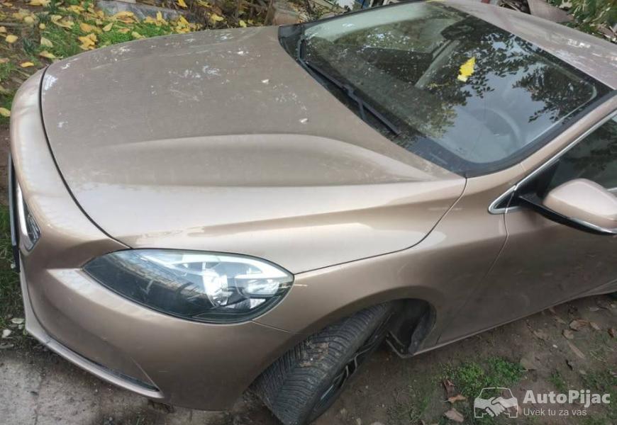 2013_volvo_v40_5_polovni_automobili_autopijac.rs