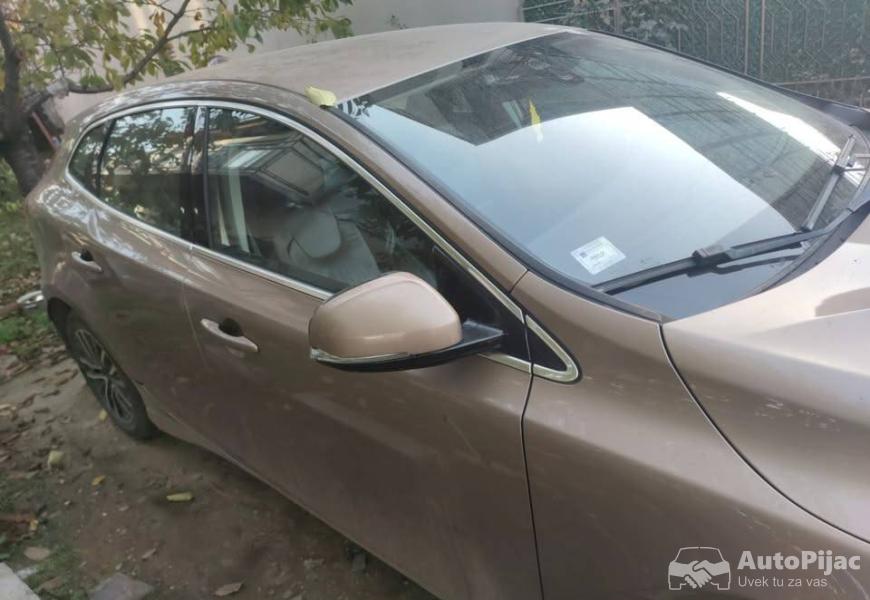 2013_volvo_v40_8_polovni_automobili_autopijac.rs