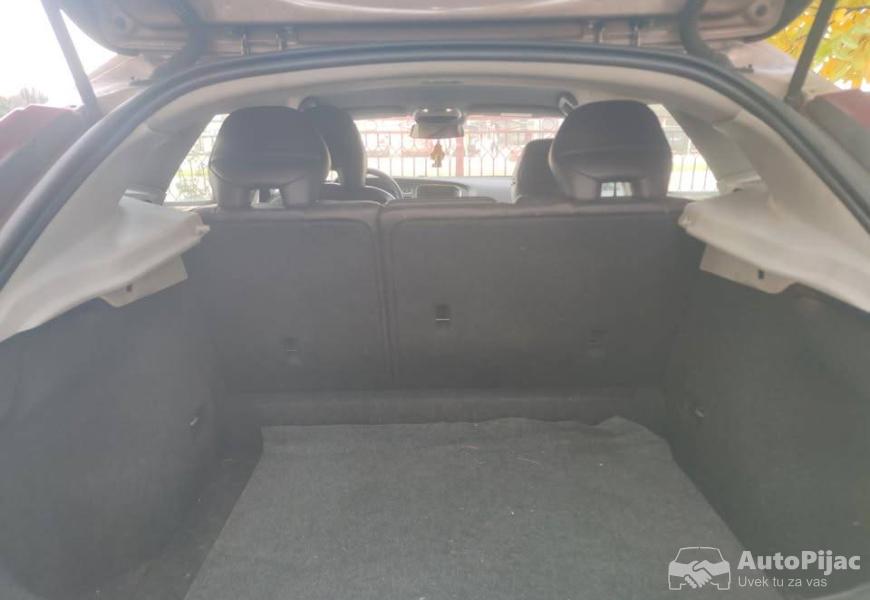 2013_volvo_v40_9_polovni_automobili_autopijac.rs