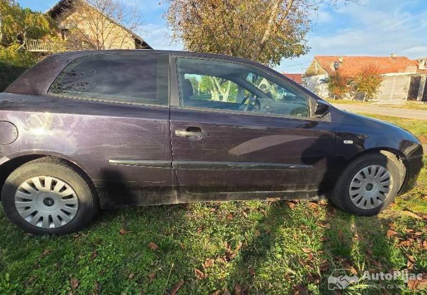 fiat_stilo19_jtd_4_polovni_automobili_autopijac.rs