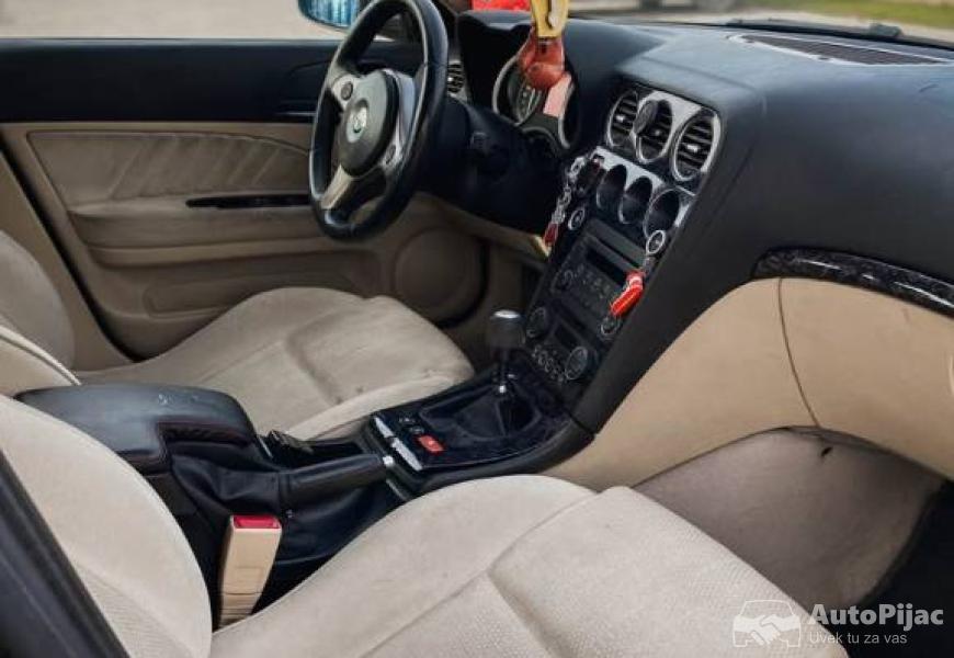 2007_alfa_romeo_159_13_polovni_automobili_autopijac.rs