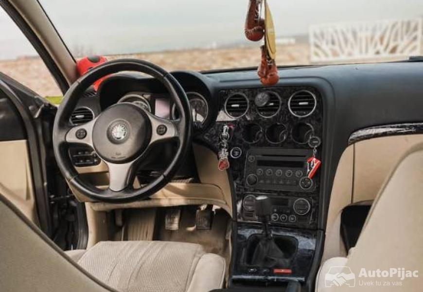 2007_alfa_romeo_159_15_polovni_automobili_autopijac.rs