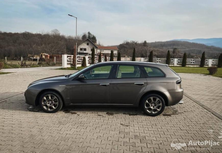 2007_alfa_romeo_159_7_polovni_automobili_autopijac.rs