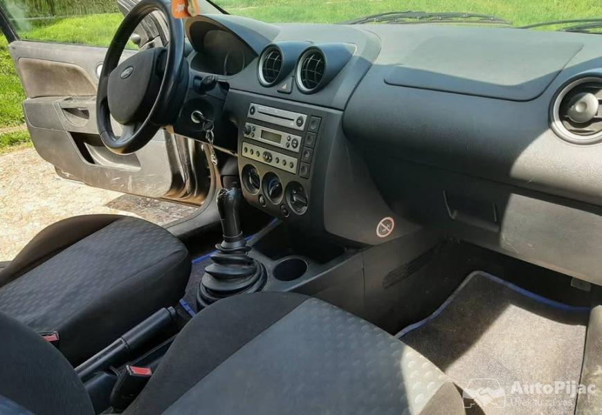 ford_fiesta_2004god_samo_1100_eura_125_benzin5_vra_8_polovni_automobili_autopijac.rs