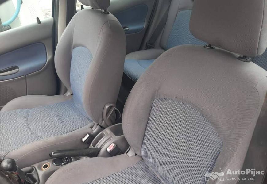 peugeot_206_11b44kw2002god_reg92026_1299_eura_hitn_12_polovni_automobili_autopijac.rs
