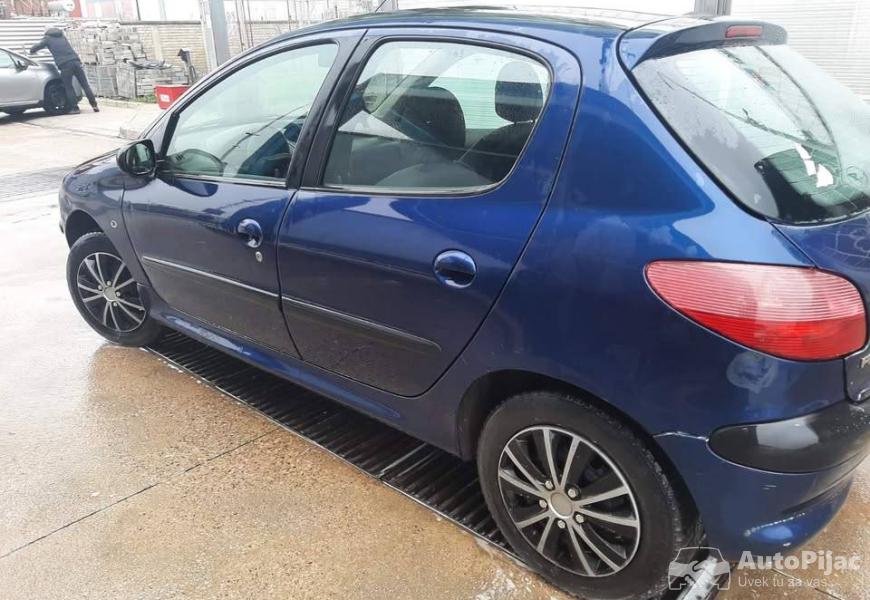 peugeot_206_11b44kw2002god_reg92026_1299_eura_hitn_2_polovni_automobili_autopijac.rs