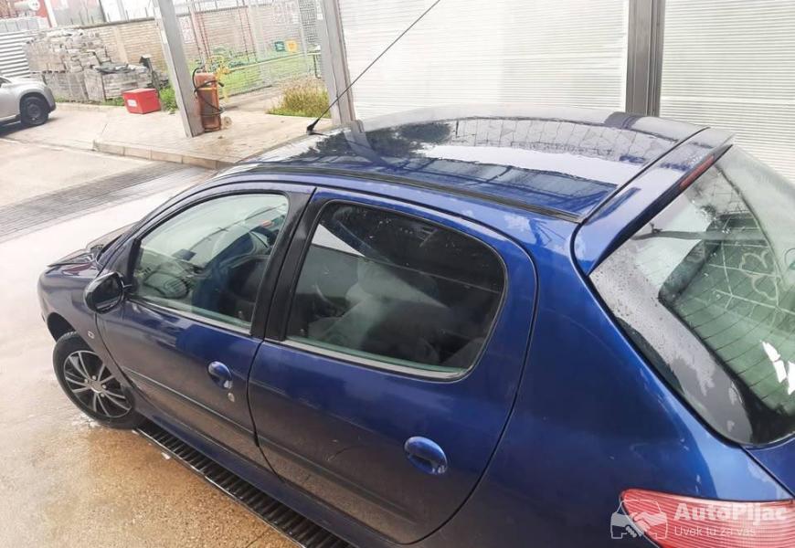 peugeot_206_11b44kw2002god_reg92026_1299_eura_hitn_9_polovni_automobili_autopijac.rs