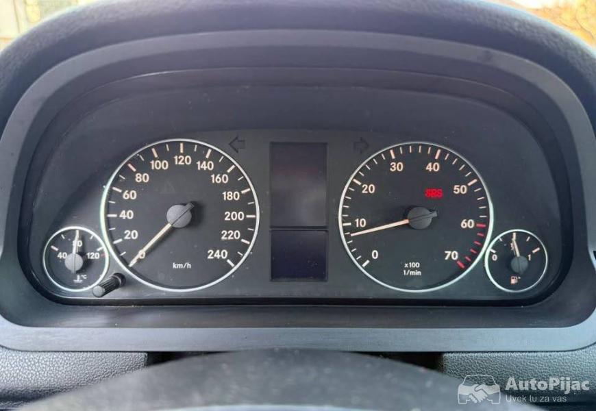 mercedes_a_170_17_benzinac_116_ks_godiste_2004_reg_7_polovni_automobili_autopijac.rs