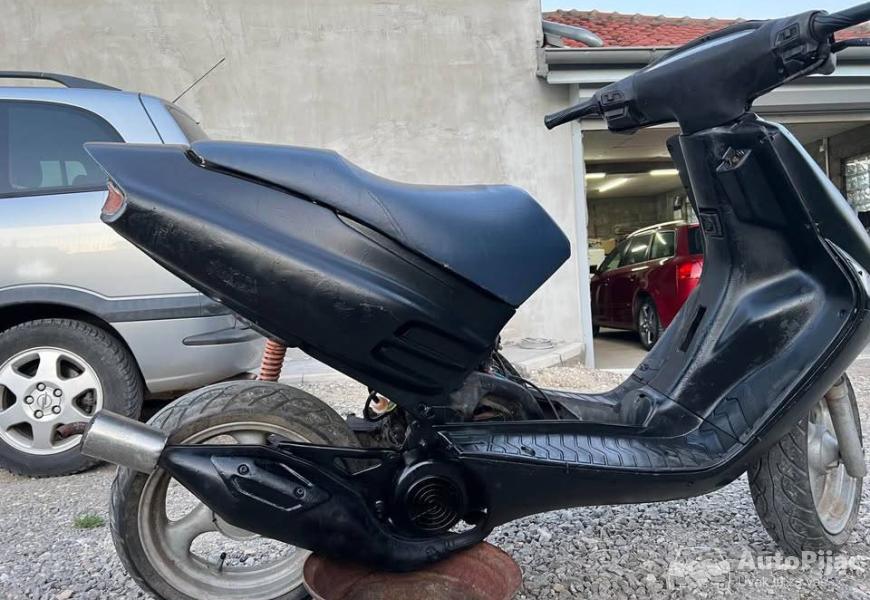 aprilia_sr50_4_polovni_automobili_autopijac.rs