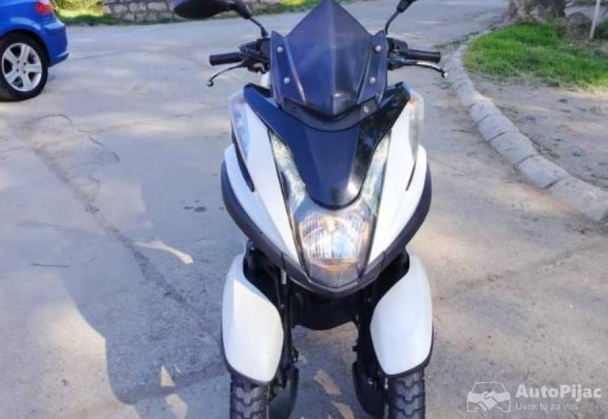 yamaha_mw_125_tricity_3_polovni_automobili_autopijac.rs