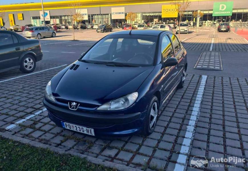 peugeot_206_11_benzin_13_polovni_automobili_autopijac.rs