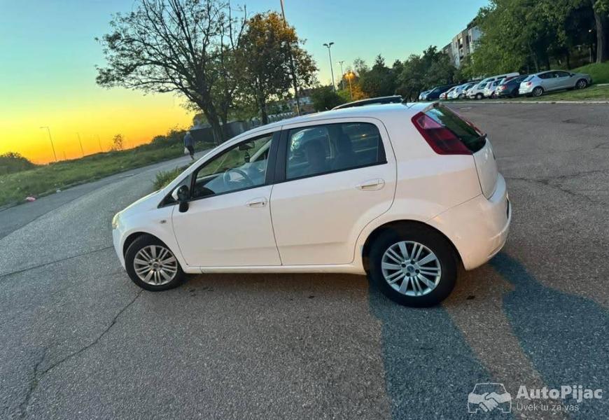 fiat_grande_punto_19mjet_2_polovni_automobili_autopijac.rs