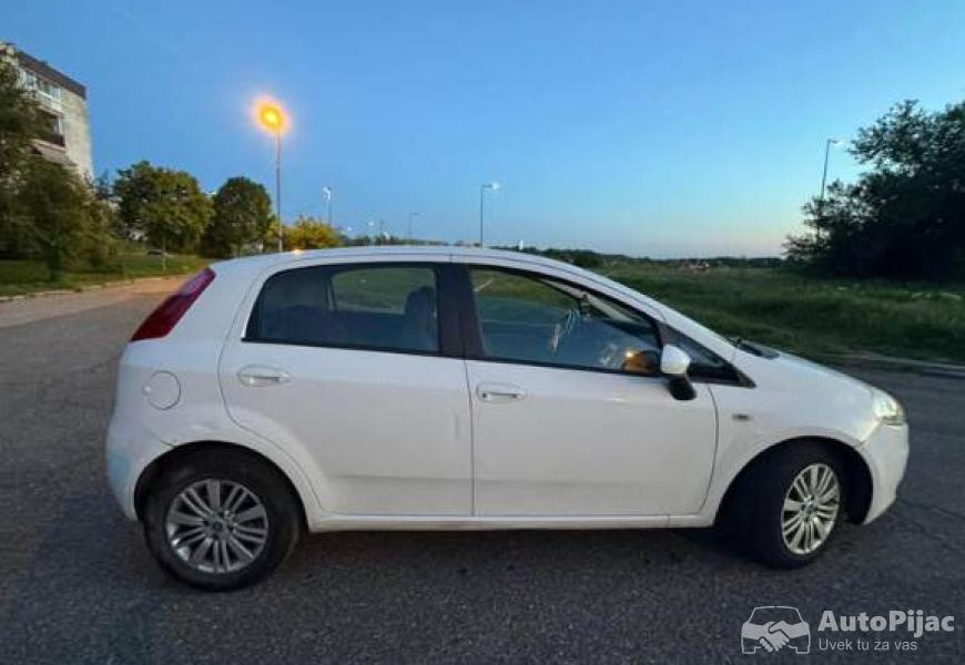 fiat_grande_punto_19mjet_4_polovni_automobili_autopijac.rs