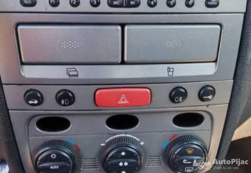 147_16_16v_2001_7_polovni_automobili_autopijac.rs