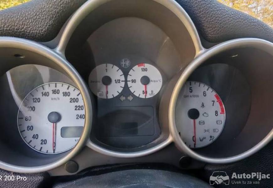 147_16_16v_2001_8_polovni_automobili_autopijac.rs