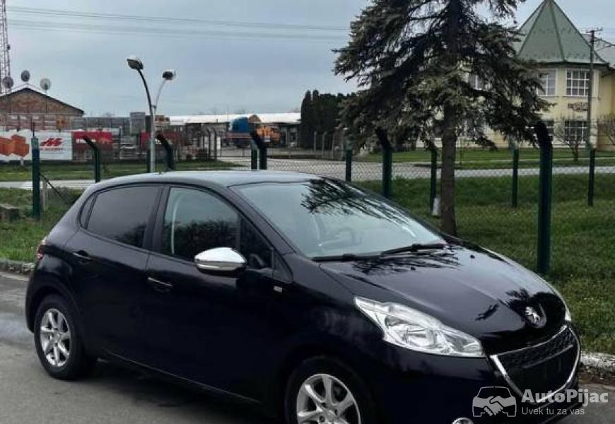 peugeot_208_12_benzin_2015god_2_polovni_automobili_autopijac.rs