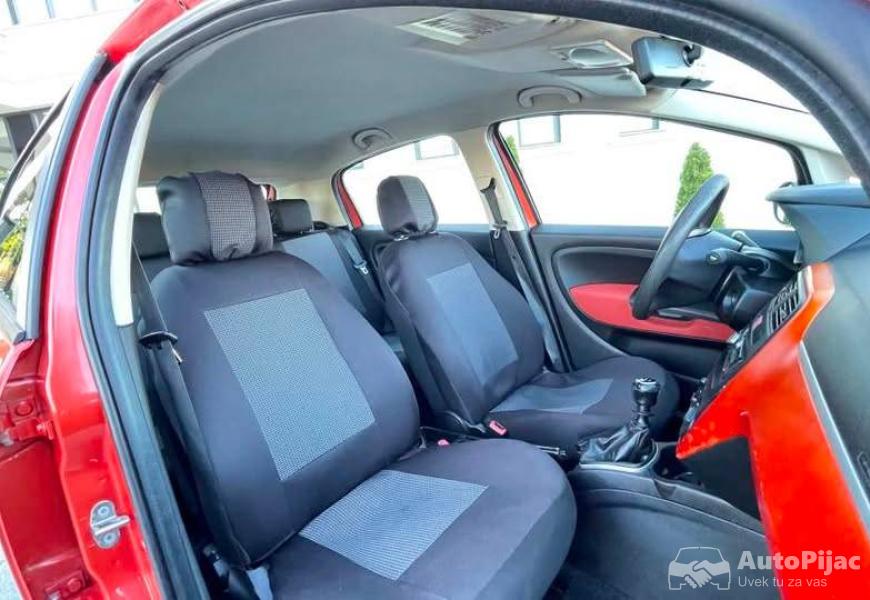 fiat_grande_punto_12_8v_10_polovni_automobili_autopijac.rs
