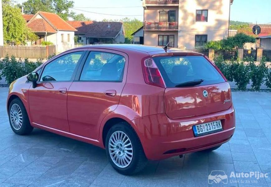 fiat_grande_punto_12_8v_3_polovni_automobili_autopijac.rs