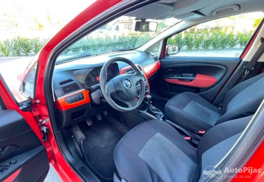 fiat_grande_punto_12_8v_8_polovni_automobili_autopijac.rs